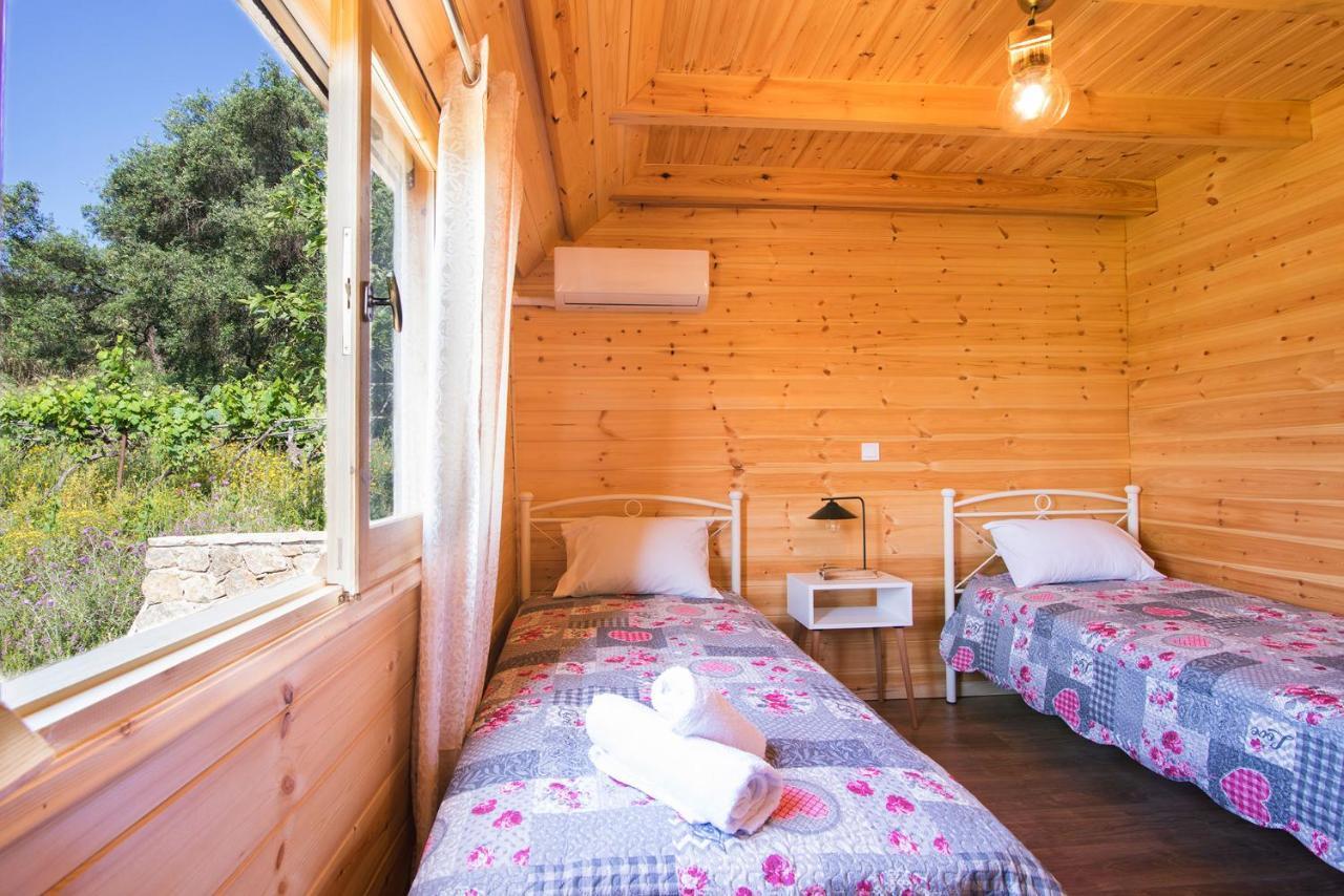 Romantic Tree House Kato Pavliana 外观 照片