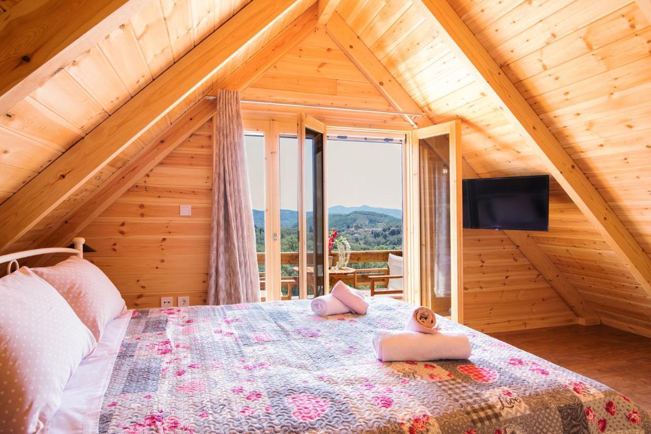Romantic Tree House Kato Pavliana 外观 照片
