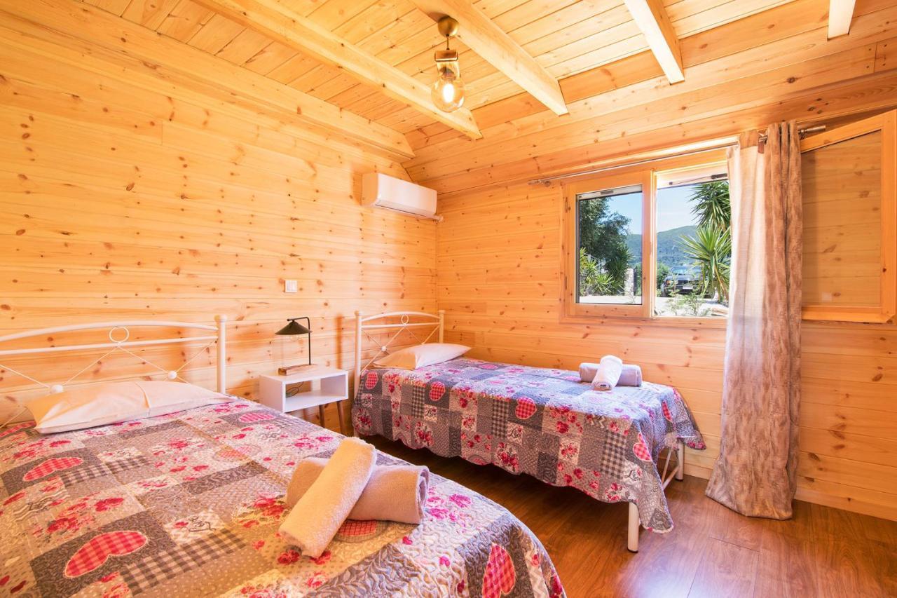 Romantic Tree House Kato Pavliana 外观 照片